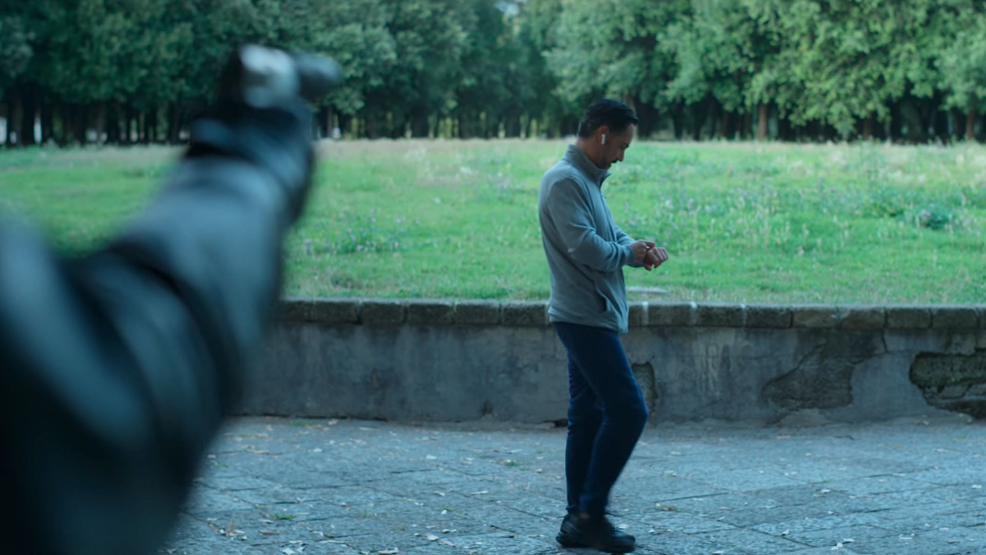 Teresa kills Vigilante (Image via Netflix)